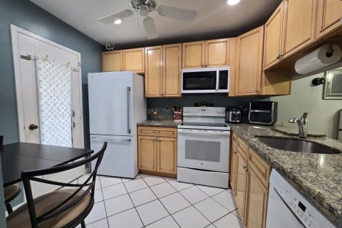Copropriété à vendre à Coconut Creek, Floride: 2 chambres, 103.96 m2 № 2084574 - photo 18