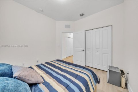 Adosado en venta en Miami, Florida, 3 dormitorios, 157.47 m2 № 1933104 - foto 27