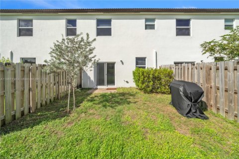 Touwnhouse à vendre à Miami, Floride: 3 chambres, 157.47 m2 № 1933104 - photo 6