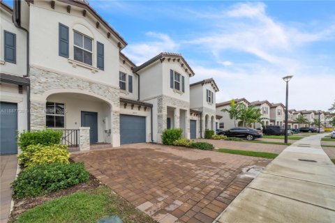 Adosado en venta en Miami, Florida, 3 dormitorios, 157.47 m2 № 1933104 - foto 2
