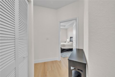 Adosado en venta en Miami, Florida, 3 dormitorios, 157.47 m2 № 1933104 - foto 19