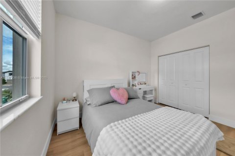 Adosado en venta en Miami, Florida, 3 dormitorios, 157.47 m2 № 1933104 - foto 30
