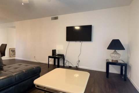 Copropriété à louer à Boynton Beach, Floride: 2 chambres, 91.23 m2 № 2259864 - photo 9