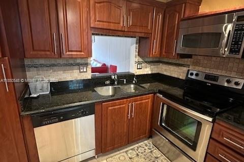 Condo in Hallandale Beach, Florida, 1 bedroom  № 2035370 - photo 4