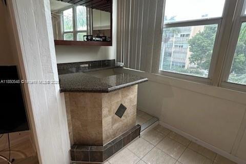 Condo in Hallandale Beach, Florida, 1 bedroom  № 2035370 - photo 17
