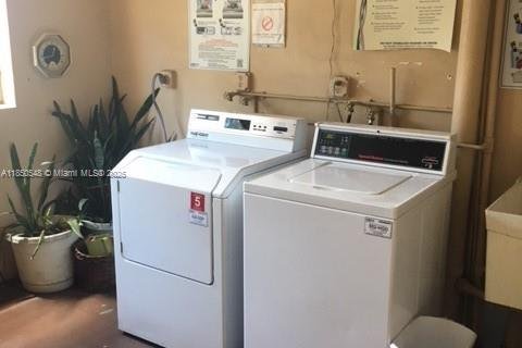 Condo in Hallandale Beach, Florida, 1 bedroom  № 2035370 - photo 19