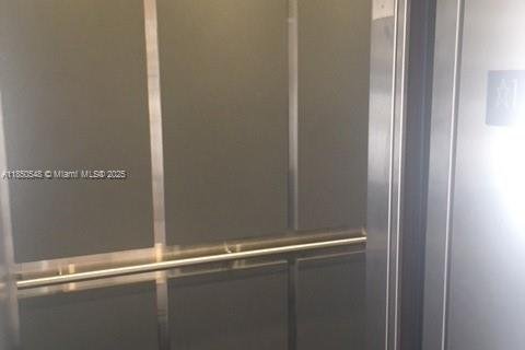 Condo in Hallandale Beach, Florida, 1 bedroom  № 2035370 - photo 15