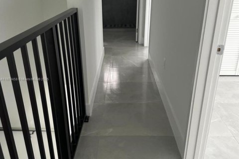 Casa en alquiler en Fort Lauderdale, Florida, 3 dormitorios № 2054853 - foto 12