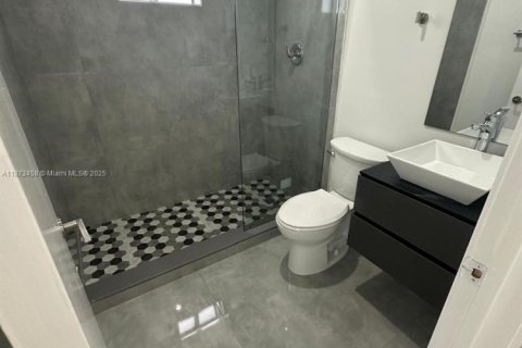 Casa en alquiler en Fort Lauderdale, Florida, 3 dormitorios № 2054853 - foto 11