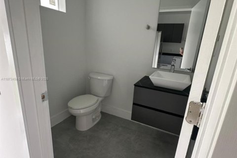 Casa en alquiler en Fort Lauderdale, Florida, 3 dormitorios № 2054853 - foto 5