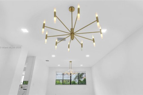 Casa en alquiler en Cutler Bay, Florida, 5 dormitorios, 315.77 m2 № 1896078 - foto 20