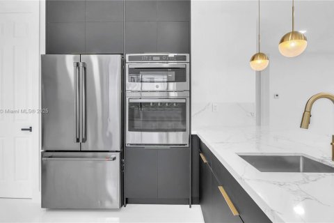 Casa en alquiler en Cutler Bay, Florida, 5 dormitorios, 315.77 m2 № 1896078 - foto 11