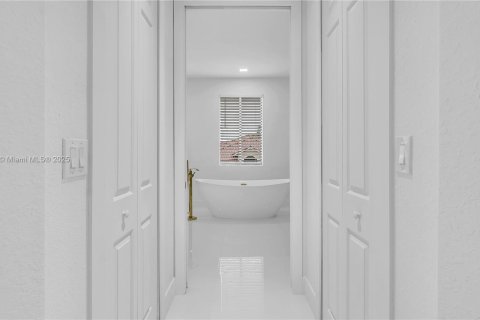 Casa en alquiler en Cutler Bay, Florida, 5 dormitorios, 315.77 m2 № 1896078 - foto 30