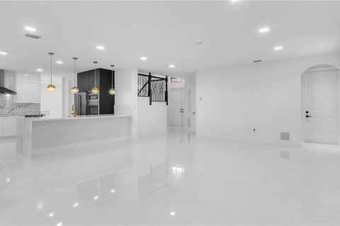 Casa en alquiler en Cutler Bay, Florida, 5 dormitorios, 315.77 m2 № 1896078 - foto 13