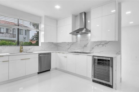 Casa en alquiler en Cutler Bay, Florida, 5 dormitorios, 315.77 m2 № 1896078 - foto 10