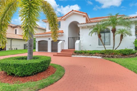 Casa en alquiler en Cutler Bay, Florida, 5 dormitorios, 315.77 m2 № 1896078 - foto 2