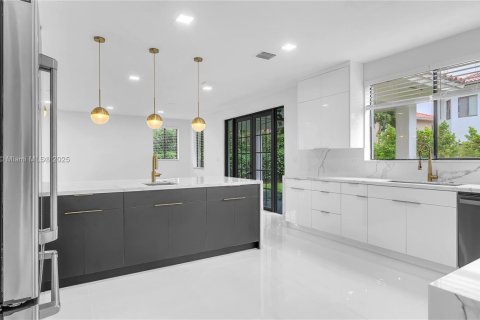 Casa en alquiler en Cutler Bay, Florida, 5 dormitorios, 315.77 m2 № 1896078 - foto 9