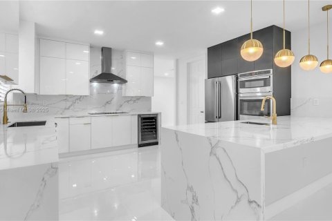 Casa en alquiler en Cutler Bay, Florida, 5 dormitorios, 315.77 m2 № 1896078 - foto 1