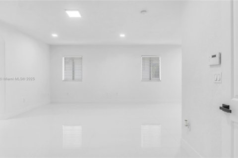 Casa en alquiler en Cutler Bay, Florida, 5 dormitorios, 315.77 m2 № 1896078 - foto 25