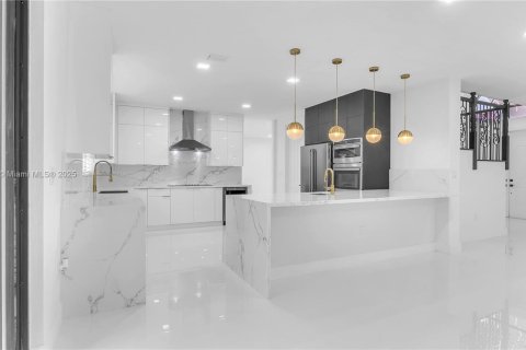 Casa en alquiler en Cutler Bay, Florida, 5 dormitorios, 315.77 m2 № 1896078 - foto 4