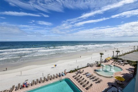 Condo in Daytona Beach, Florida, 1 bedroom № 1424559 - photo 29