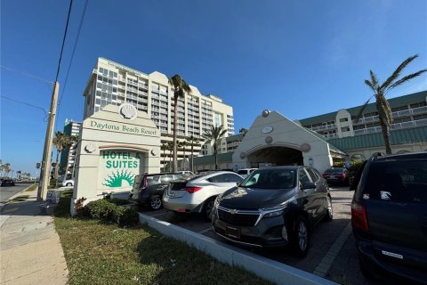 Condo in Daytona Beach, Florida, 1 bedroom № 1424559 - photo 26