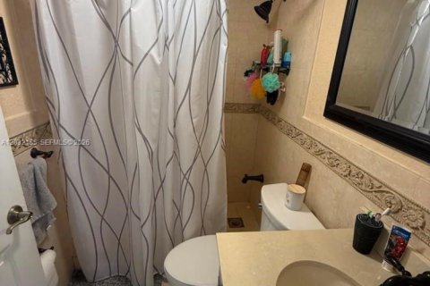 Купить кондоминиум в Хайалиа, Флорида 3 спальни, 94.76м2, № 2146503 - фото 11
