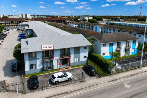 Купить кондоминиум в Хайалиа, Флорида 3 спальни, 94.76м2, № 2146503 - фото 2