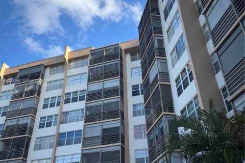 Condo à Pembroke Pines, Floride, 2 chambres  № 2079913
