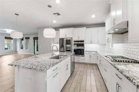 House in Windermere, Florida 6 bedrooms, 387.96 sq.m. № 2234259 - photo 7