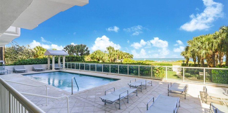 Condominio en Surfside, Florida, 1 dormitorio № 1047929