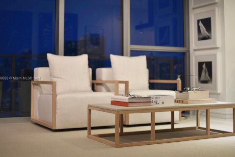 Купить кондоминиум в Майами, Флорида 2 спальни, 153.01м2, № 1984856 - фото 8