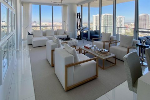 Купить кондоминиум в Майами, Флорида 2 спальни, 153.01м2, № 1984856 - фото 1