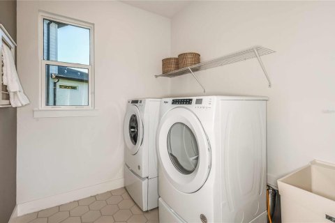 House in Riverview, Florida 4 bedrooms, 285.77 sq.m. № 1886073 - photo 19