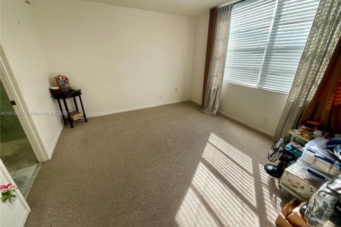 Condo in Margate, Florida, 2 bedrooms  № 1968982 - photo 22