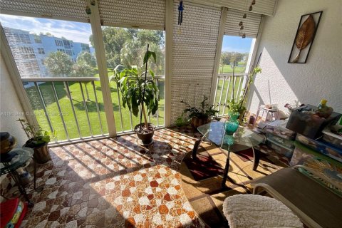 Condo in Margate, Florida, 2 bedrooms  № 1968982 - photo 27