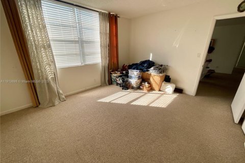 Condo in Margate, Florida, 2 bedrooms  № 1968982 - photo 24