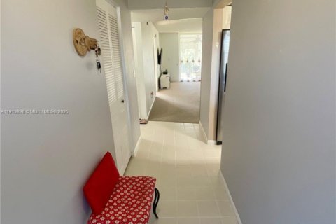 Condo in Margate, Florida, 2 bedrooms  № 1968982 - photo 3