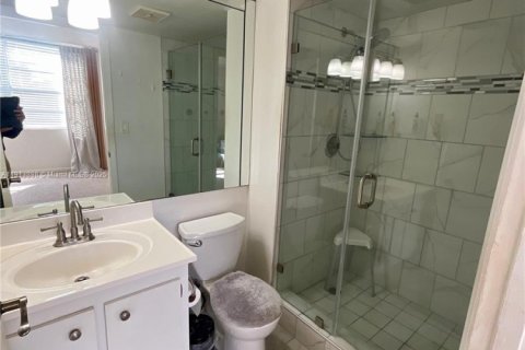 Condo in Margate, Florida, 2 bedrooms  № 1968982 - photo 26