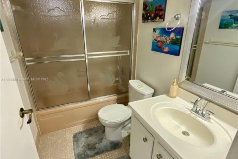 Condo in Margate, Florida, 2 bedrooms  № 1968982 - photo 20