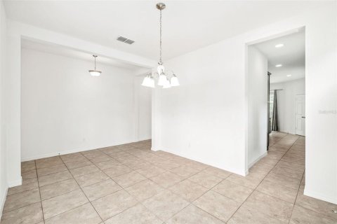 House in Orlando, Florida 4 bedrooms, 246.75 sq.m. № 1837388 - photo 9