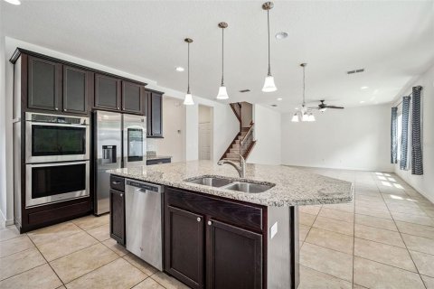 House in Orlando, Florida 4 bedrooms, 246.75 sq.m. № 1837388 - photo 3