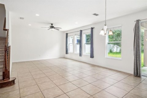 House in Orlando, Florida 4 bedrooms, 246.75 sq.m. № 1837388 - photo 10
