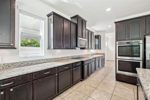 House in Orlando, Florida 4 bedrooms, 246.75 sq.m. № 1837388 - photo 4