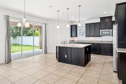 House in Orlando, Florida 4 bedrooms, 246.75 sq.m. № 1837388 - photo 2