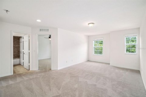 House in Orlando, Florida 4 bedrooms, 246.75 sq.m. № 1837388 - photo 12