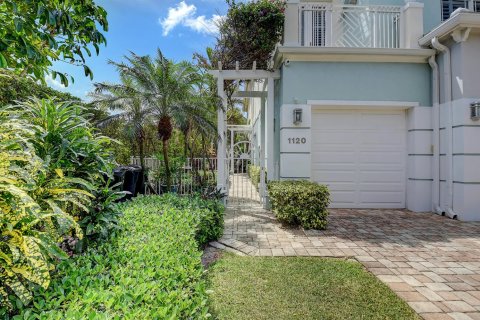 Townhouse in Delray Beach, Florida 4 bedrooms, 306.76 sq.m. № 2169676 - photo 5