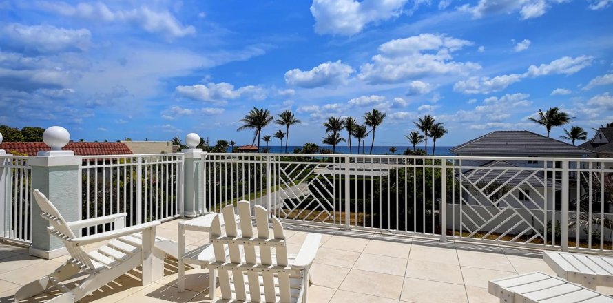 Townhouse in Delray Beach, Florida 4 bedrooms, 306.76 sq.m. № 2169676