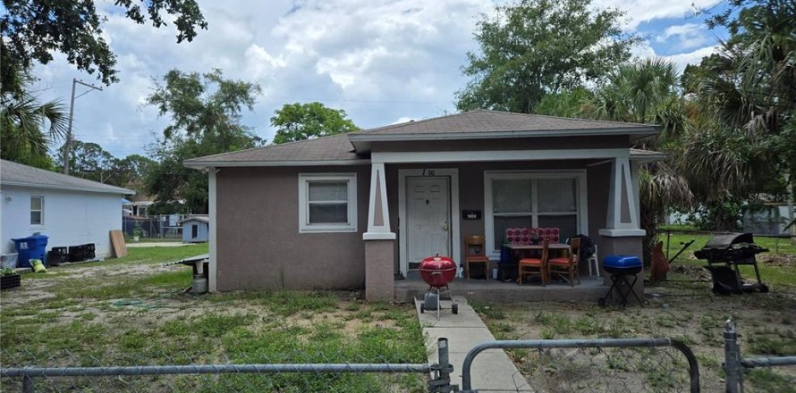 House in Saint Petersburg, Florida 3 bedrooms, 111.48 sq.m. № 1786613