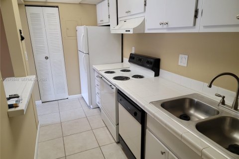 Copropriété à louer à Doral, Floride: 1 chambre, 72.46 m2 № 2317627 - photo 14